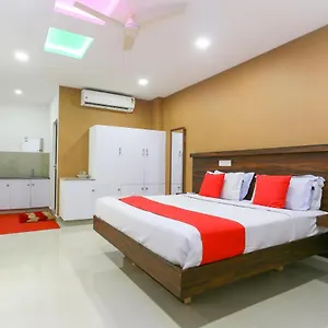 Hotel Oyo 69396 Michaels Residency, Lalam