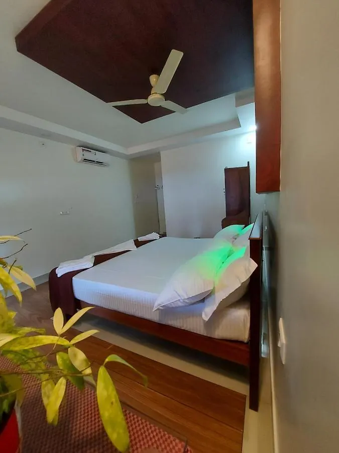 Ambadi'S Villa Pallipuram 0*,